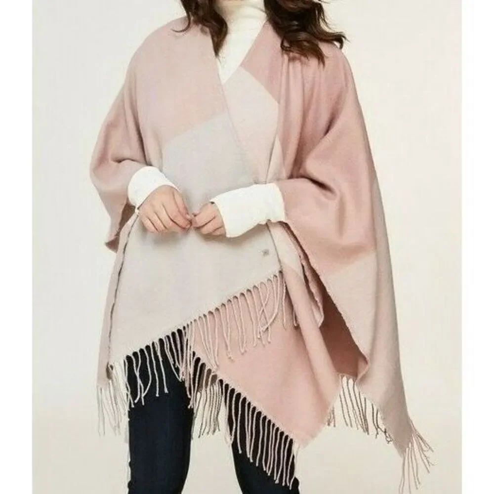 NWT Soia & Kyo Two Tone Pink & Ivory Scarfigan Shawl Wrap One Size